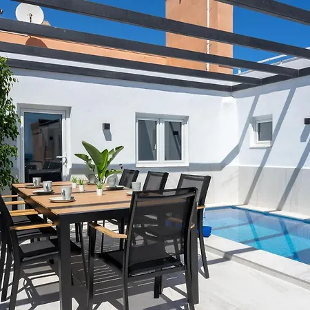 شقة Unique Beachfront Rooftop In By Costarentals - Ref 59 فوينخيرولا